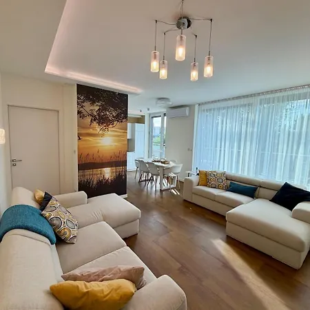 Balaton Skyline Penthouse - Jacuzzi - & Апартаменты *