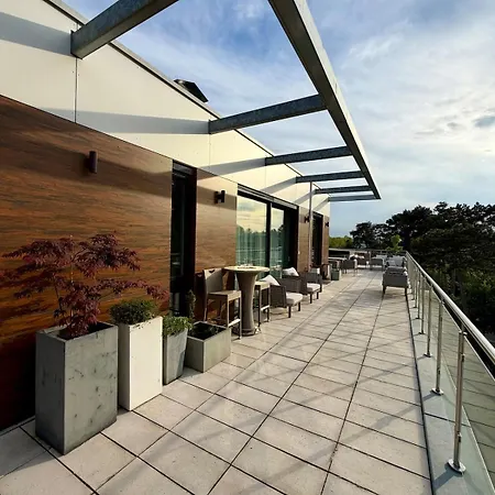 Balaton Skyline Penthouse - Jacuzzi - & Апартаменты Шиофок