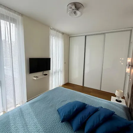 Balaton Skyline Penthouse - Jacuzzi - & *