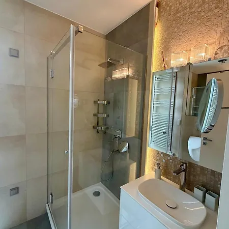 Balaton Skyline Penthouse - Jacuzzi - & Шиофок