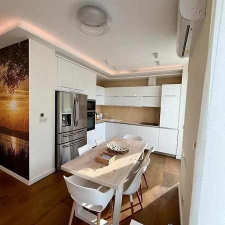 Апартаменты Balaton Skyline Penthouse - Jacuzzi - &
