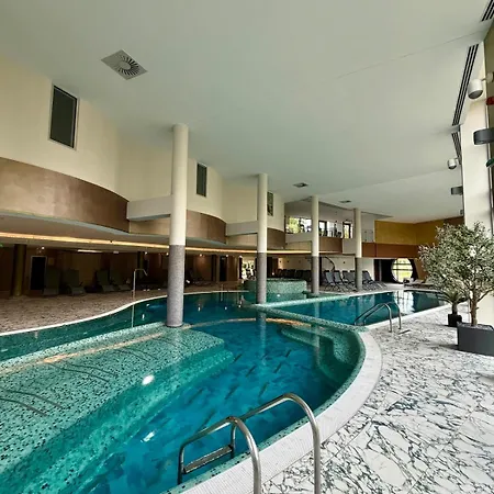 Balaton Skyline Penthouse - Jacuzzi - & Шиофок