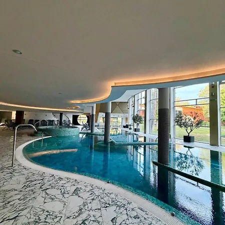 Balaton Skyline Penthouse - Jacuzzi - & * Шиофок