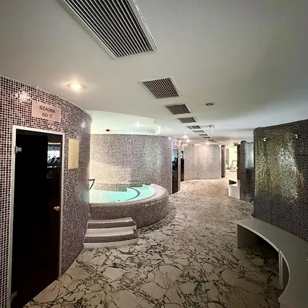 Balaton Skyline Penthouse - Jacuzzi - & Апартаменты Шиофок