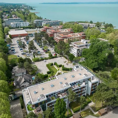 Balaton Skyline Penthouse - Jacuzzi - & Апартаменты *