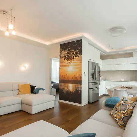 Balaton Skyline Penthouse - Jacuzzi - & Apartman *